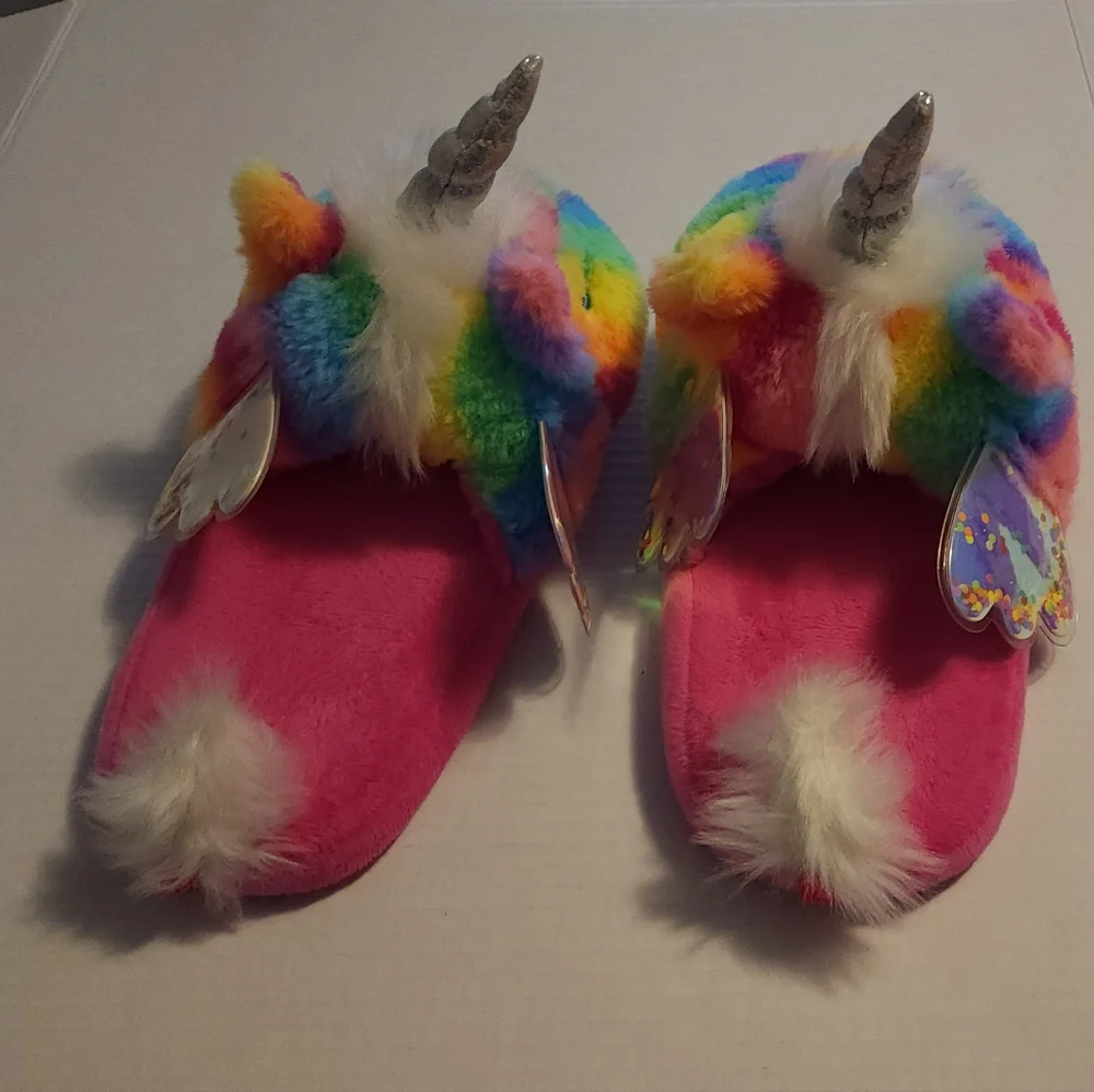Wonder Nation unicorn slippers 4-5